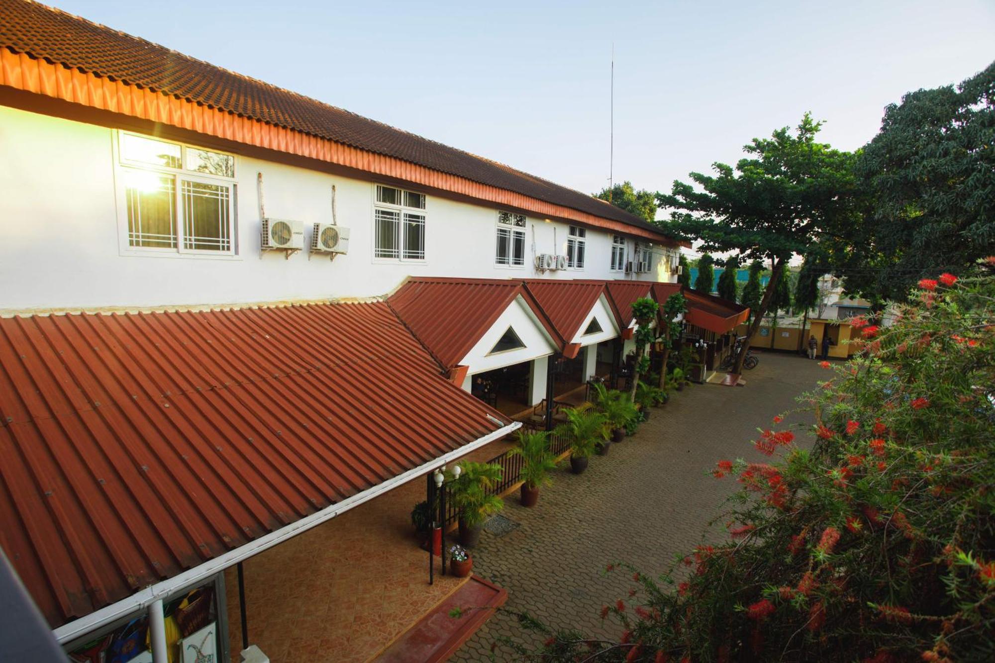 Keys Hotel Moshi Exterior foto